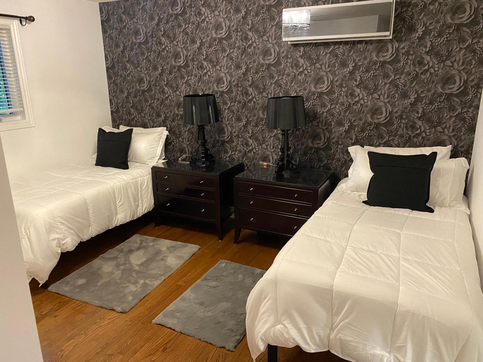 North Of Avon B&B Suites Стратфорд Екстериор снимка